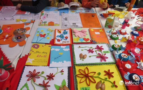 Cô giáo trẻ sáng tạo đồ chơi độc đáo từ những thứ vứt đi - ảnh 9