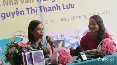 Hàng nghìn người chen chân mua sách rẻ, nghe Trang Hạ kể chuyện yêu - ảnh 5