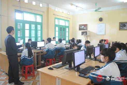 Số thí sinh dự thi quá lớn, ĐHQG Hà Nội phải