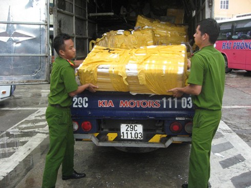Phát hiện gần nửa tấn cá trắm nhập lậu từ Trung Quốc - ảnh 1