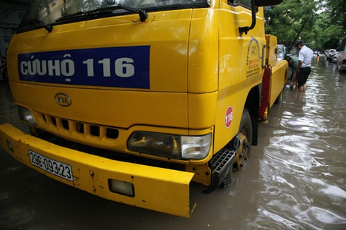 Hà Nội tái hiện trận lụt lịch sử năm 2008 - ảnh 6