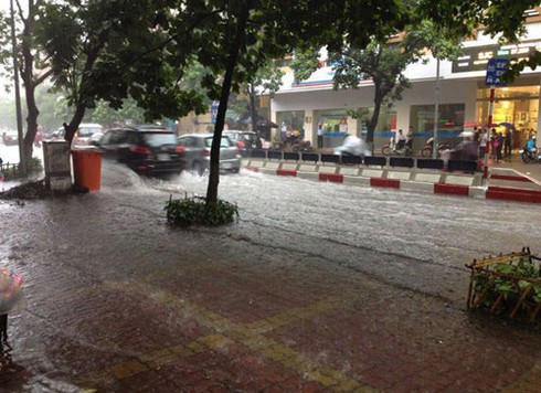 Hà Nội tái hiện trận lụt lịch sử năm 2008 - ảnh 26