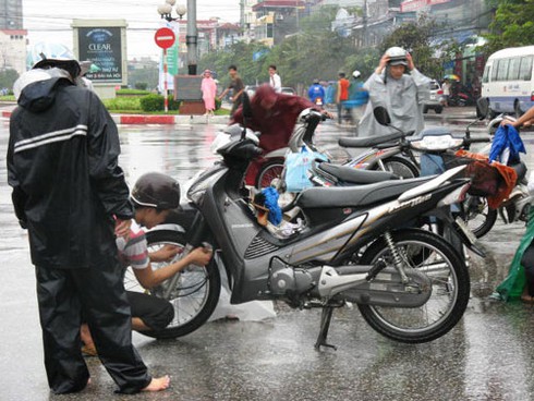 Hà Nội tái hiện trận lụt lịch sử năm 2008 - ảnh 19