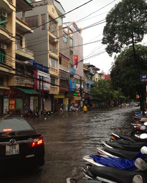 Hà Nội tái hiện trận lụt lịch sử năm 2008 - ảnh 24