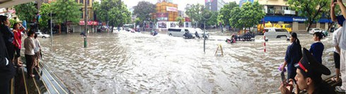 Hà Nội tái hiện trận lụt lịch sử năm 2008 - ảnh 28