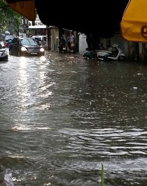 Hà Nội tái hiện trận lụt lịch sử năm 2008 - ảnh 31