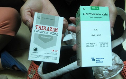 Vì sao người nhà bệnh nhân đánh BS, phá bệnh viện? - ảnh 1