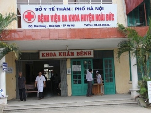 Hàng trăm người dân đến BV Hoài Đức xét nghiệm lại - ảnh 1