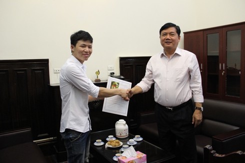 Bộ trưởng Đinh La Thăng tìm việc cho
