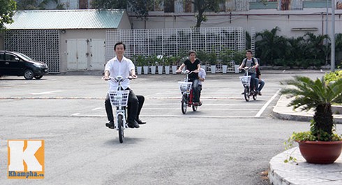 100 chú rể tập chạy xe đạp điện để rước dâu - ảnh 3