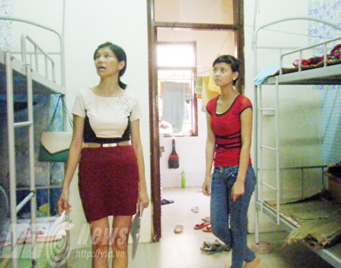 Nữ thủ khoa xinh xắn rửa bát thuê kiếm tiền nhập học - ảnh 3