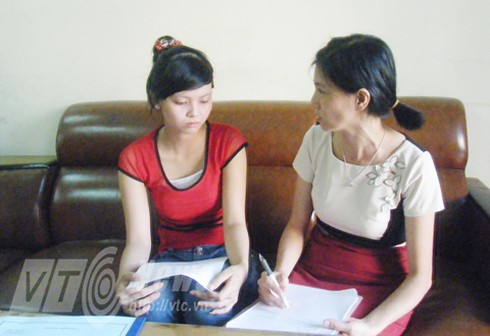 Nữ thủ khoa xinh xắn rửa bát thuê kiếm tiền nhập học - ảnh 4