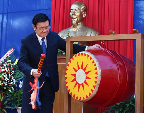 Chủ tịch nước dự lễ khai giảng trường THPT Bùi Thị Xuân - ảnh 1