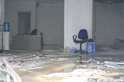 Hà Nội: Showroom ô tô nhập khẩu bốc cháy dữ dội - ảnh 4