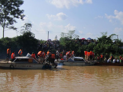 Vụ lũ cuốn ô tô: Thi thể nạn nhân cuối cùng trôi xa 100 km - ảnh 1