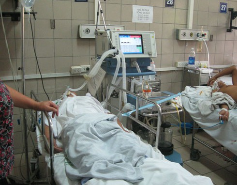 Giận vợ hại con: Bố ép 3 con uống thuốc trừ cỏ tự tử - ảnh 1