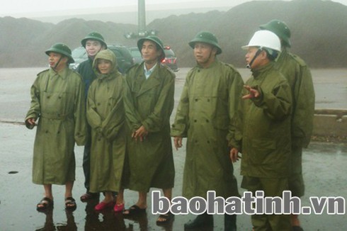 Những hình ảnh đầu tiên tại tâm bão số 10 - ảnh 6