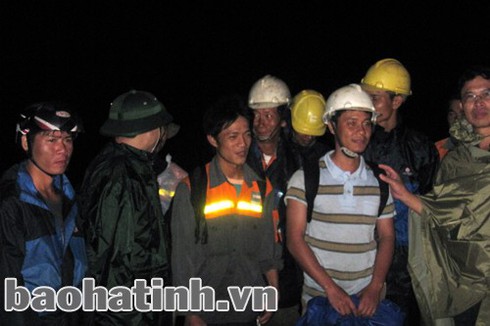 Siêu bão số 10: Cột phát sóng gãy, nhiều người mất tích - ảnh 4