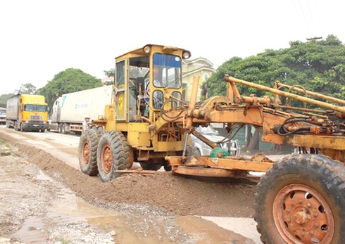 Giao thông miền Trung tan hoang sau bão - ảnh 3