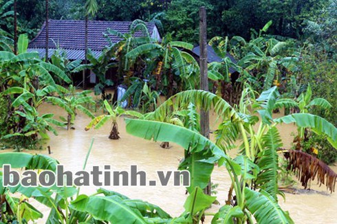 Hà Tĩnh: Các huyện miền núi bị cô lập vì lũ - ảnh 3