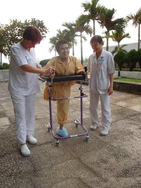 Người đàn ông “chân voi” qua đời - ảnh 1