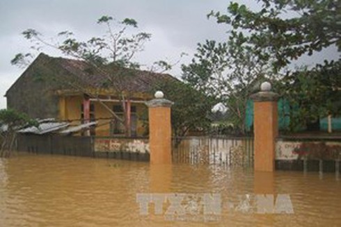 Lũ dâng cao bất ngờ cuốn trôi 3 học sinh - ảnh 1