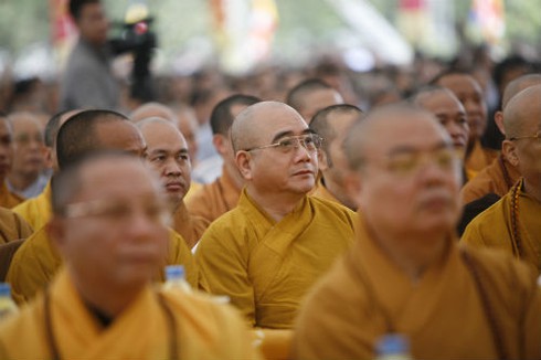 Hàng ngàn người cầu siêu nạn nhân tử vong vì tai nạn giao thông - ảnh 8