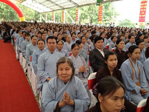Hàng ngàn người cầu siêu nạn nhân tử vong vì tai nạn giao thông - ảnh 13