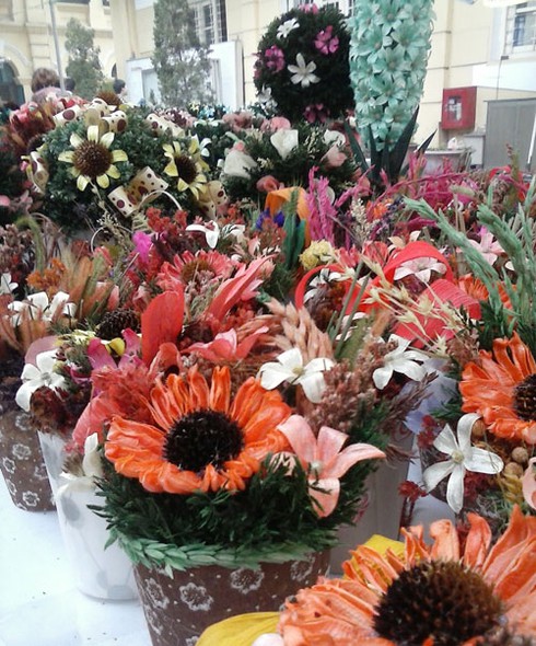 Lễ hội đường phố: Học sinh trổ tài với đồ handmade - ảnh 1