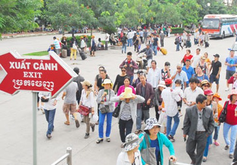 Tour du lịch dịp tết thi nhau tăng giá - ảnh 1