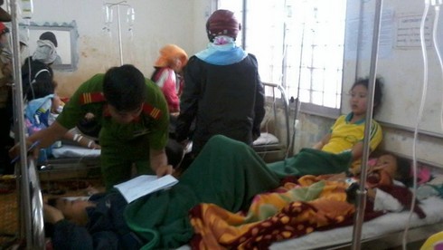 Đồ chơi Trung Quốc phát nổ, 30 học sinh nhập viện - ảnh 1