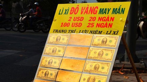 Đồng đôla vàng bán vỉa hè giá... 25.000 đồng - ảnh 2