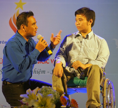 Chủ tịch nước gửi thư khen một thanh niên tàn tật - ảnh 1