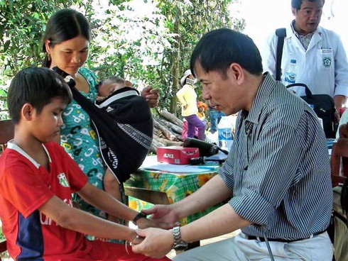 Quảng Ngãi: Kiểm tra, sàng lọc bệnh viêm da dày sừng - ảnh 1