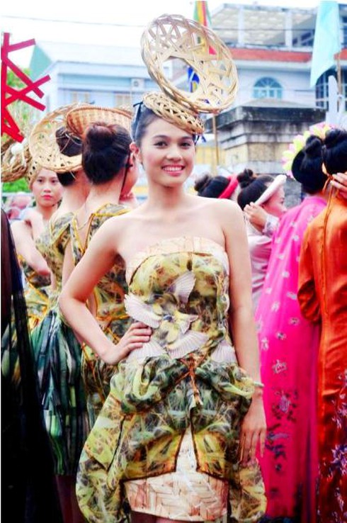 Ngắm nữ sinh 9X đại diện cho hình ảnh Festival Huế 2014 - ảnh 4