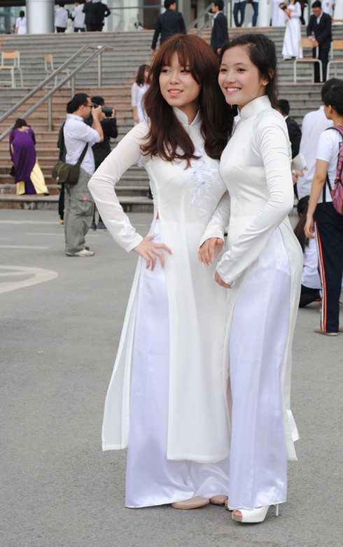 Nữ sinh trường Ams xinh lung linh trong ngày hội áo dài - ảnh 4