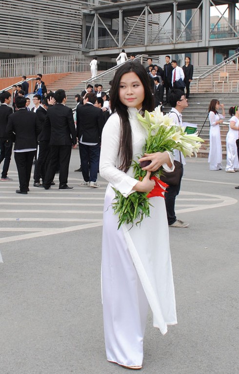 Nữ sinh trường Ams xinh lung linh trong ngày hội áo dài - ảnh 5