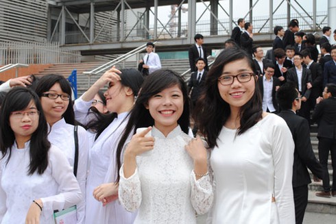 Nữ sinh trường Ams xinh lung linh trong ngày hội áo dài - ảnh 10