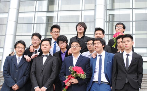 Nữ sinh trường Ams xinh lung linh trong ngày hội áo dài - ảnh 11