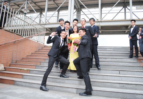 Nữ sinh trường Ams xinh lung linh trong ngày hội áo dài - ảnh 12