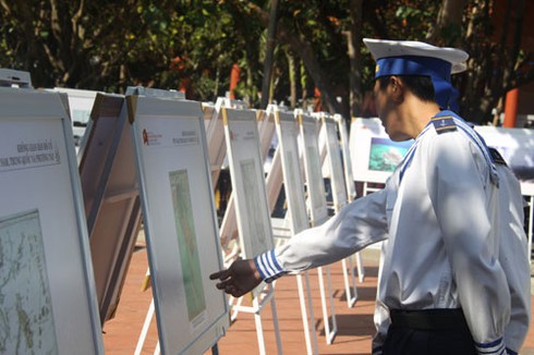 Triển lãm 120 tư liệu quý hiếm về chủ quyền biển đảo tại Trường Sa - ảnh 9