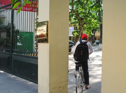 Thi tốt nghiệp THPT 2014: Sát giờ phát đề mới vội vàng chạy tới - ảnh 3