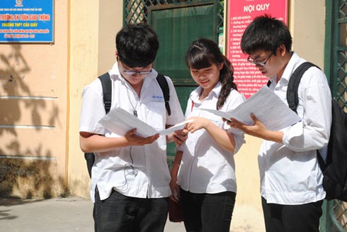 Đề thi Vật lý kỳ thi tốt nghiệp THPT 2014: Có 2 câu khó - ảnh 1