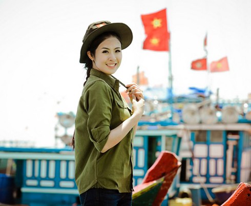 Hoa hậu Ngọc Hân thăm ngư dân đảo Lý Sơn - ảnh 10
