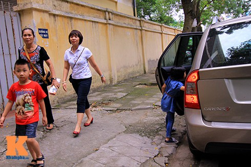 Xe sang đưa cậu ấm, cô chiêu đi thi vào lớp 1 - ảnh 9