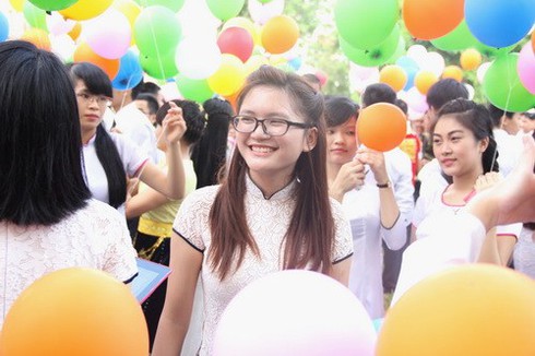 Nữ sinh Học viện Quân y rạng ngời ngày khai giảng - ảnh 1