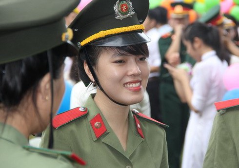 Nữ sinh Học viện Quân y rạng ngời ngày khai giảng - ảnh 4