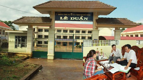 Quá nhiều khoản thu, phụ huynh phải ký giấy khất nợ - ảnh 1