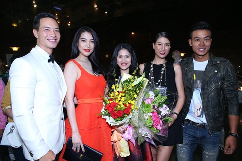 Hiệp sĩ mù: Sao Việt chung vui cùng Đàm Vĩnh Hưng - ảnh 1