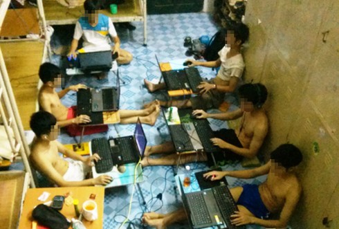 Ký túc xá lúc 0h: Ngủ ngày cày game đêm - ảnh 1